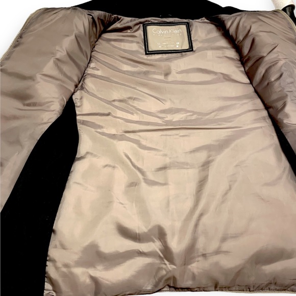 Like New Calvin Klein Performance Puffer Vest Ribbed Knit Side Panels Tan Black - Picture 12 of 15
